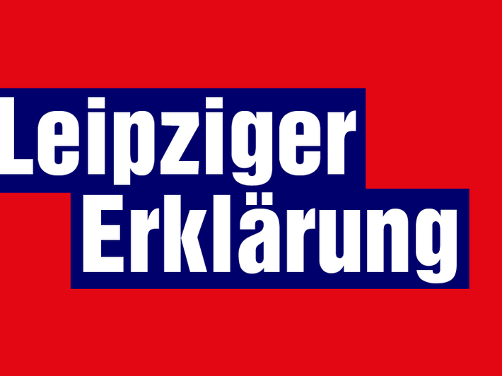 Die Grafik zeigt auf rotem Grund die Worte "Leipziger Erklärung".